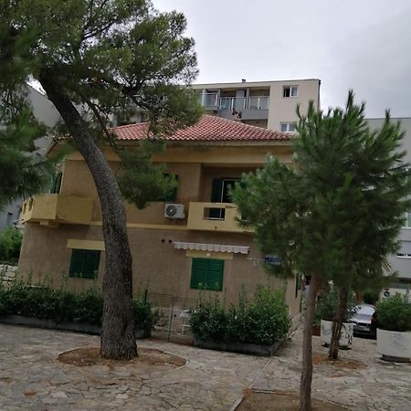 Omis Apartment On The Beach Exterior foto