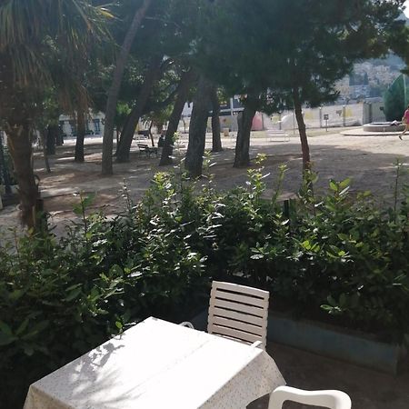 Omis Apartment On The Beach Exterior foto