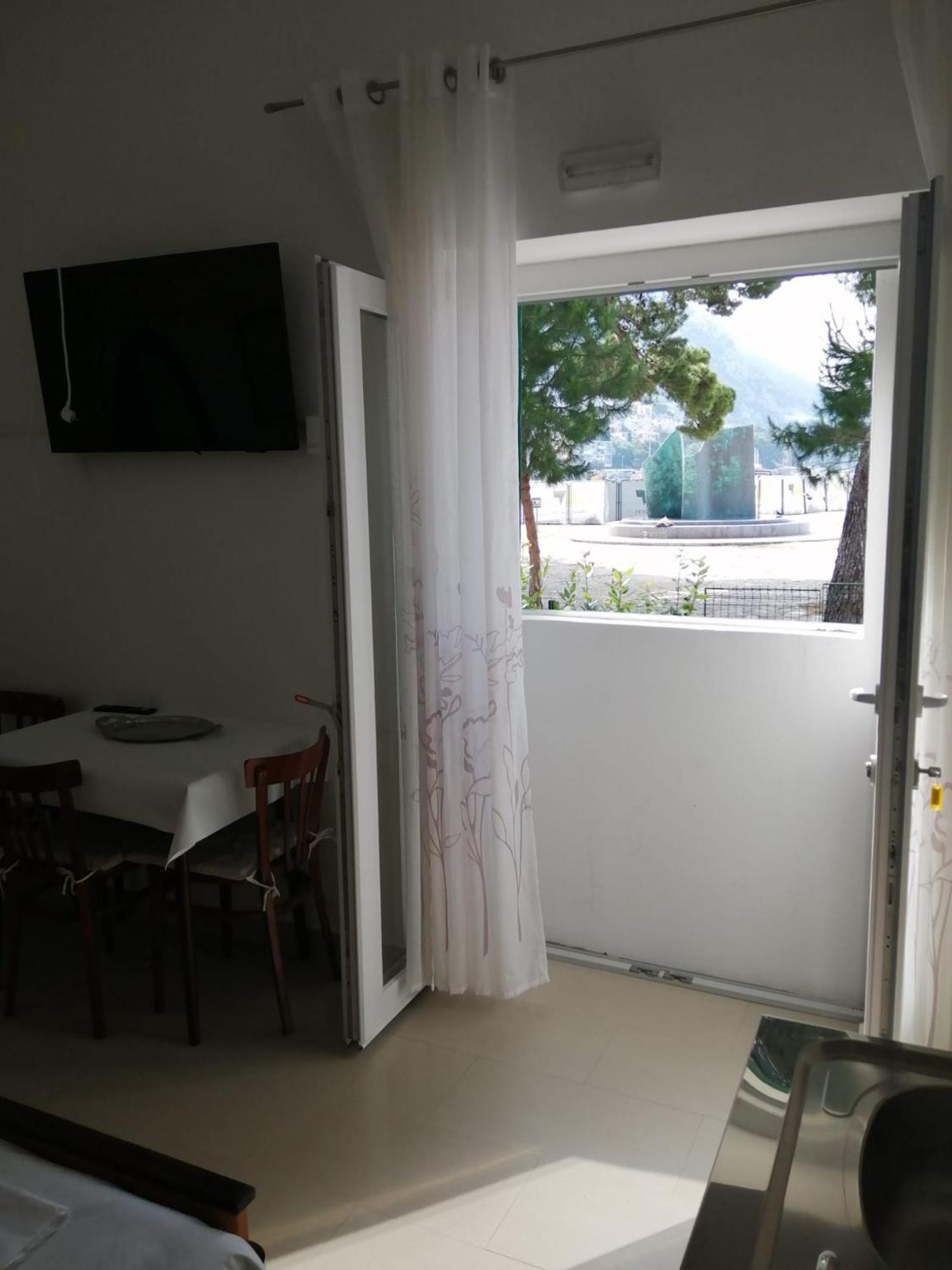 Omis Apartment On The Beach Exterior foto