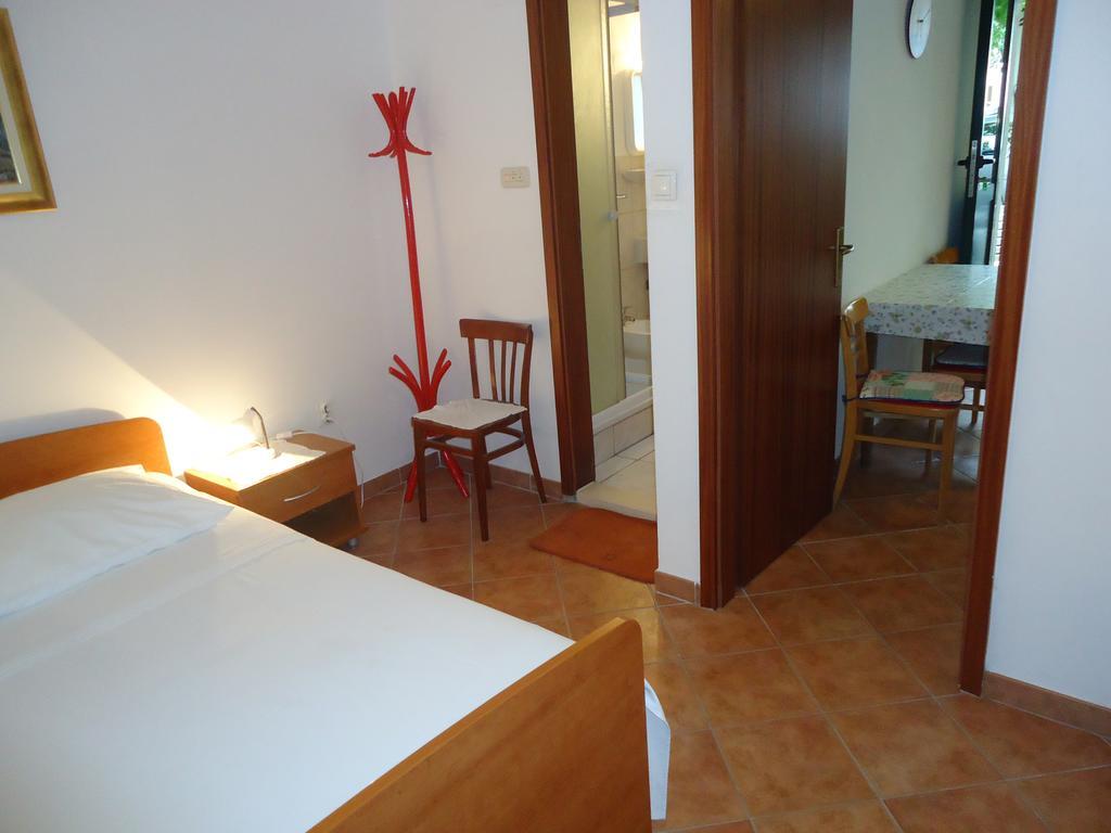 Omis Apartment On The Beach Exterior foto