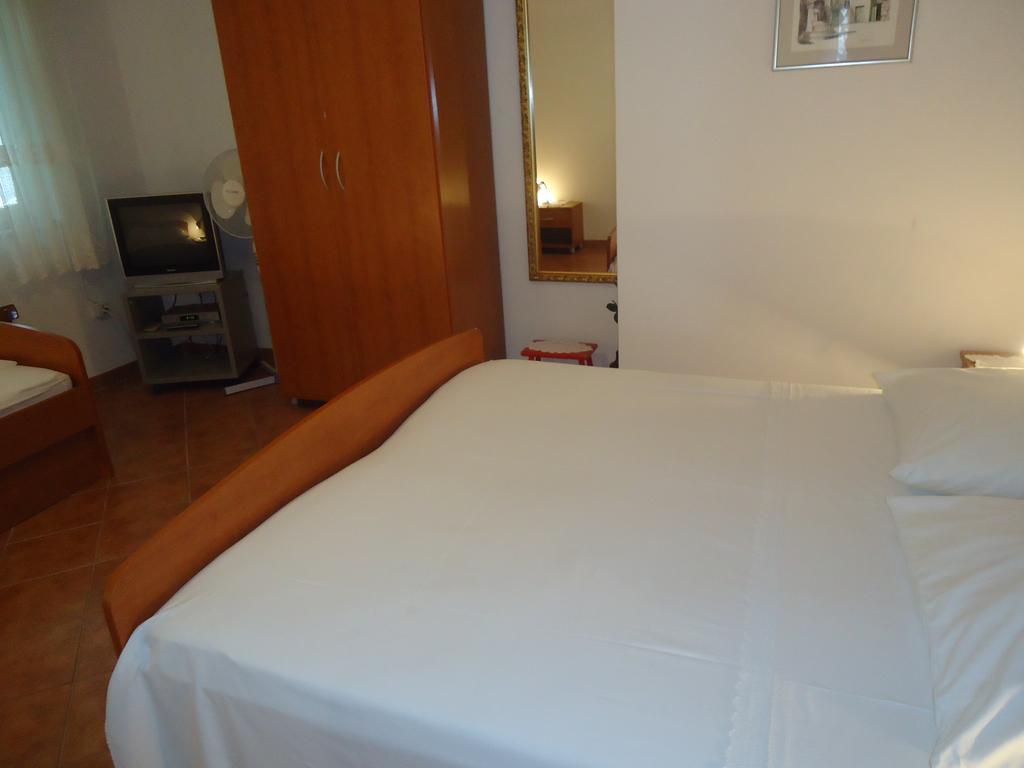 Omis Apartment On The Beach Exterior foto
