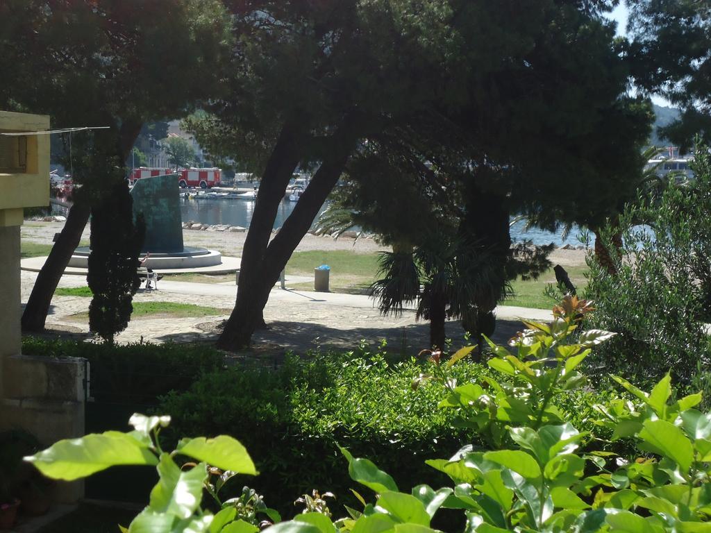 Omis Apartment On The Beach Exterior foto